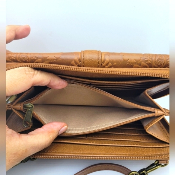 THE SAK Floral Embellished Leather Distressed Crossbody Clutch - Picture 5 of 11